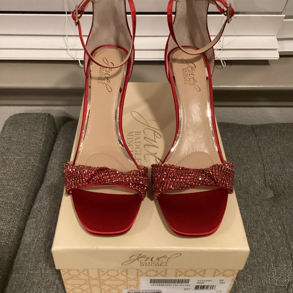 Jewel Badgley Mischka Yesia Crystal Sandal (Women) 8M - Picture 5 of 13